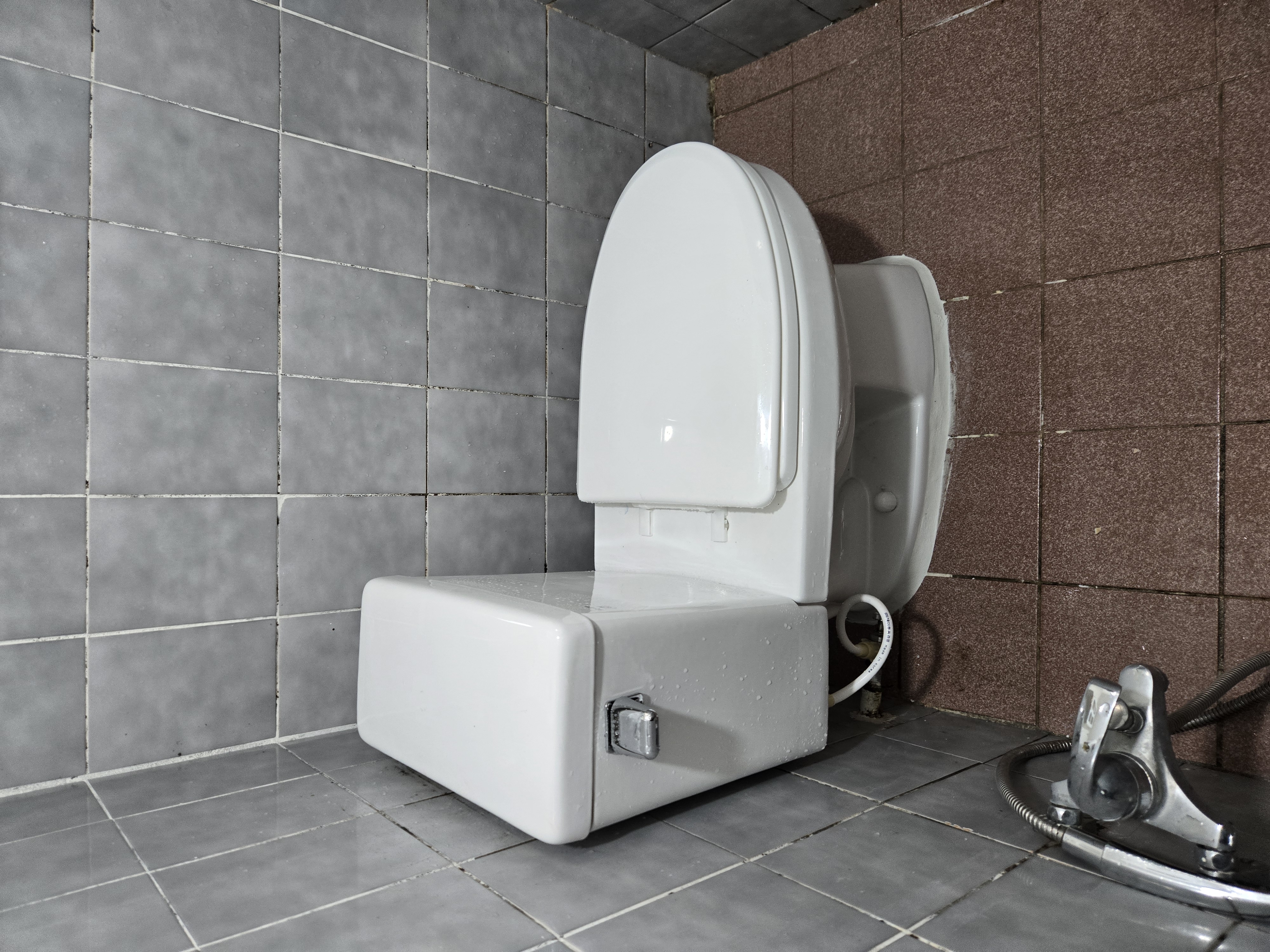 변기 막힘 깔끔하게 처리해주셨어요.